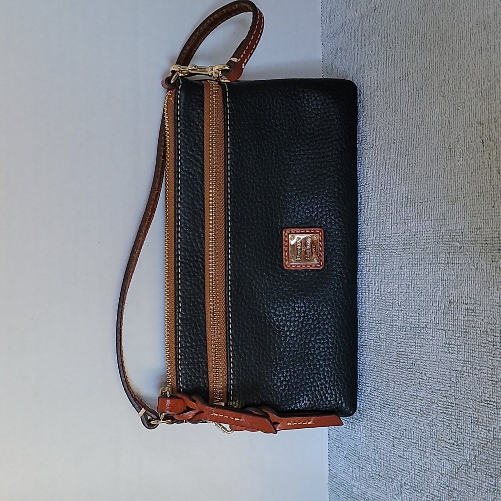 Dooney & Bourke black pebbled leather baguette